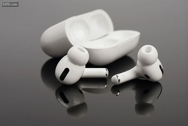 在蓝牙耳机市场,苹果公司再一次上演了后来居上,该公司的airpods